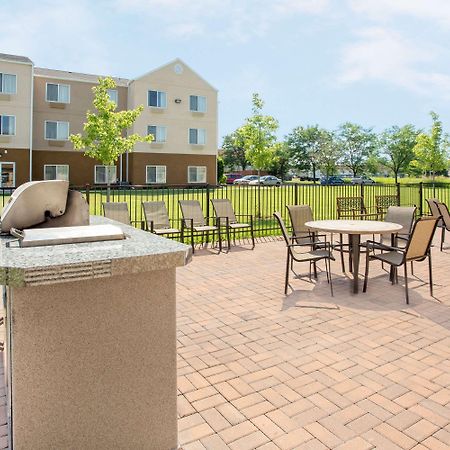 Baymont By Wyndham Green Bay Bagian luar foto
