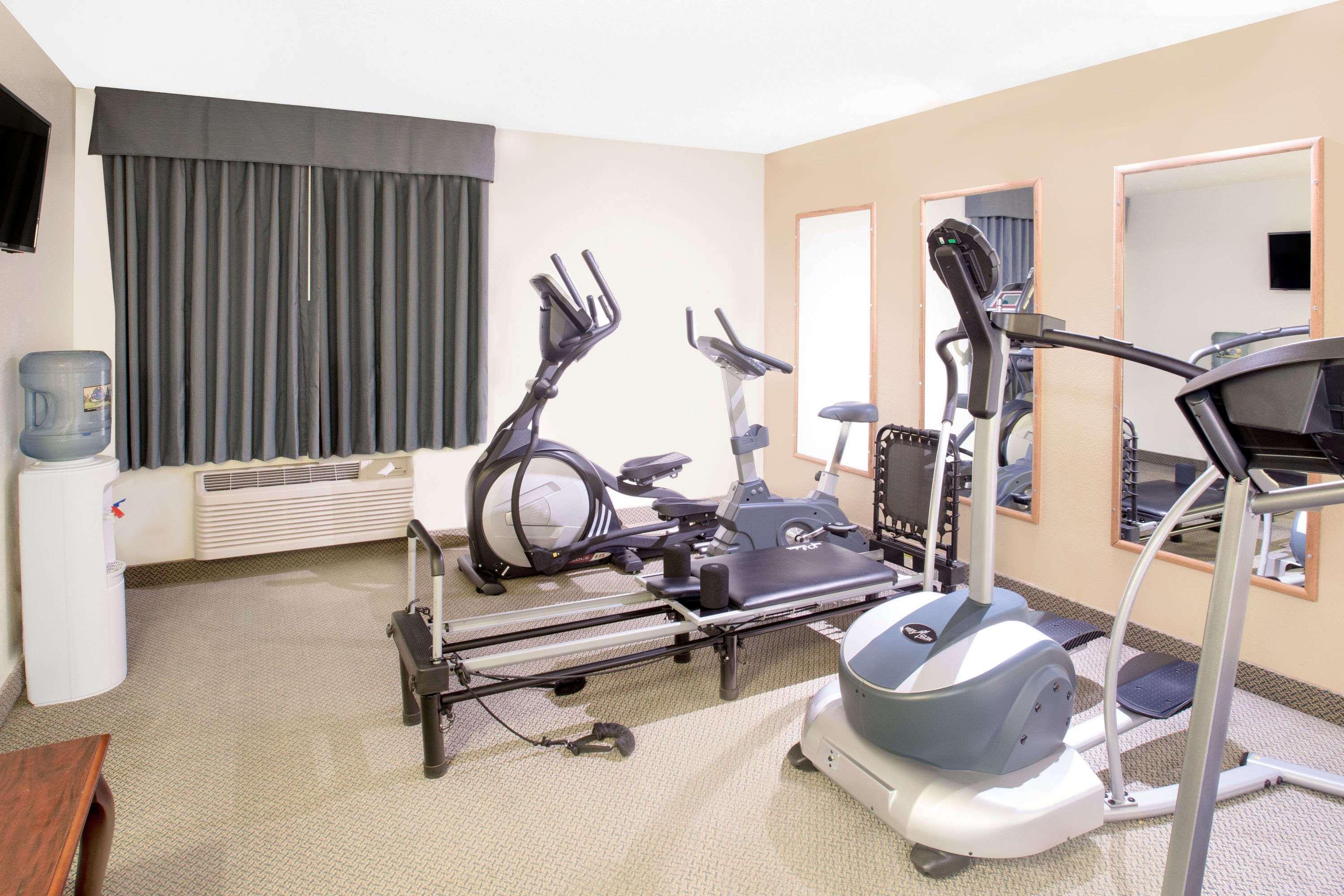 Baymont By Wyndham Green Bay Bagian luar foto