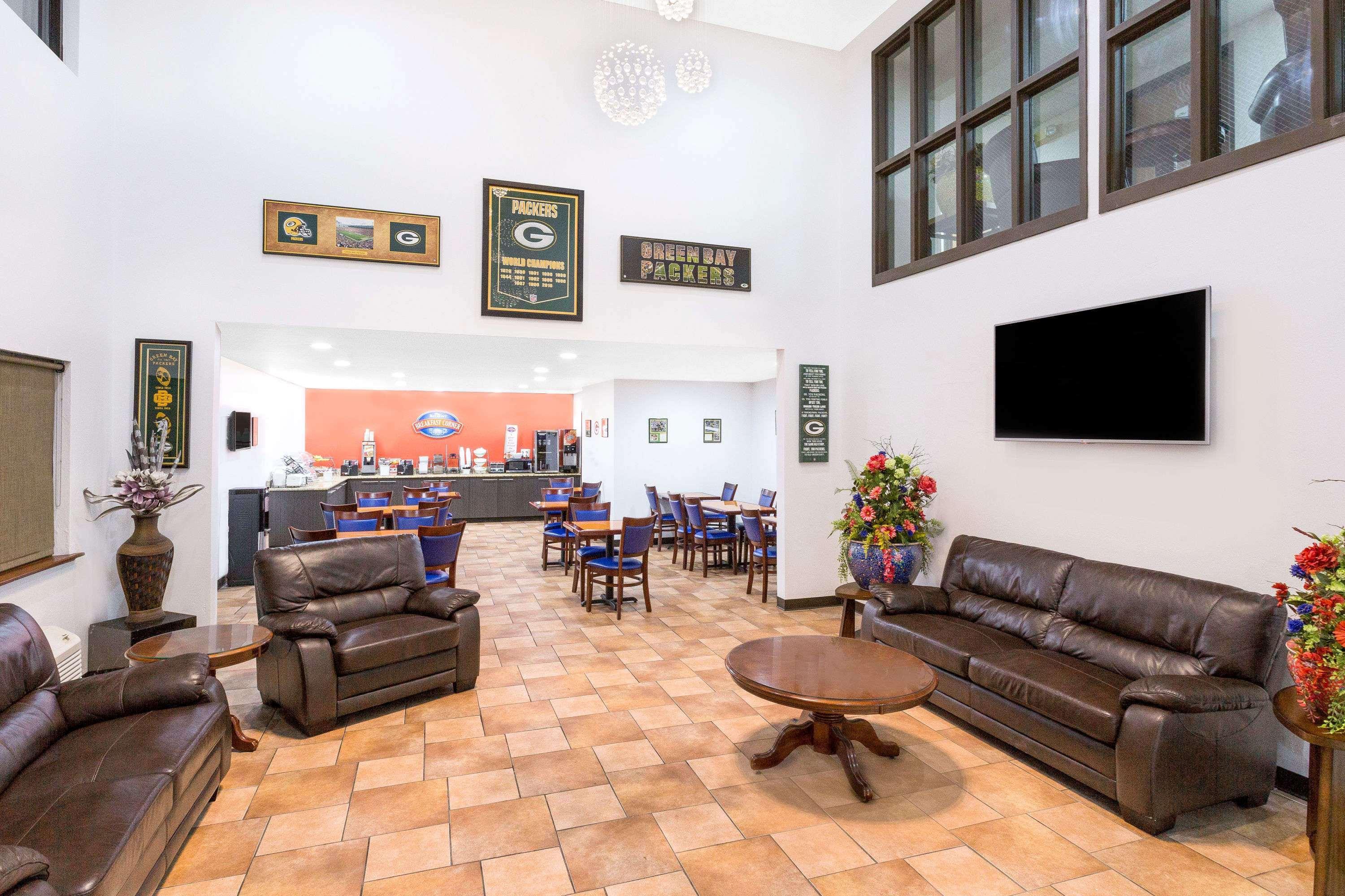 Baymont By Wyndham Green Bay Bagian luar foto